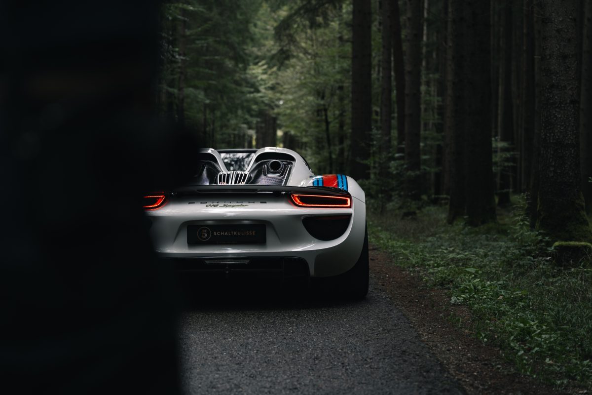Porsche 918 Martini