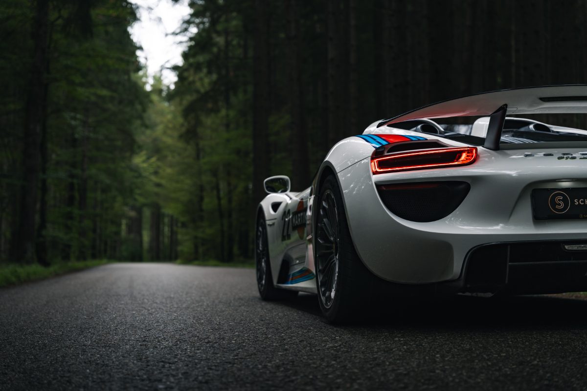 Porsche 918 Martini