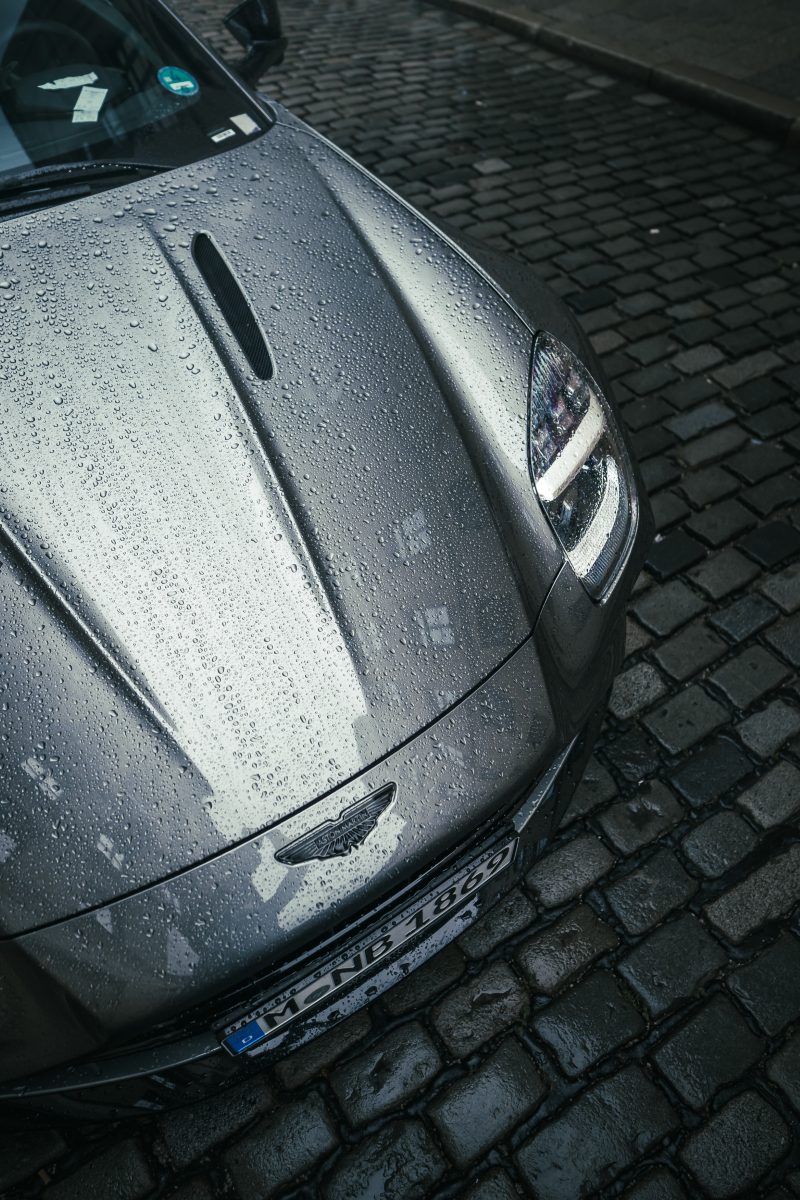 Aston Martin Vanquish Volante