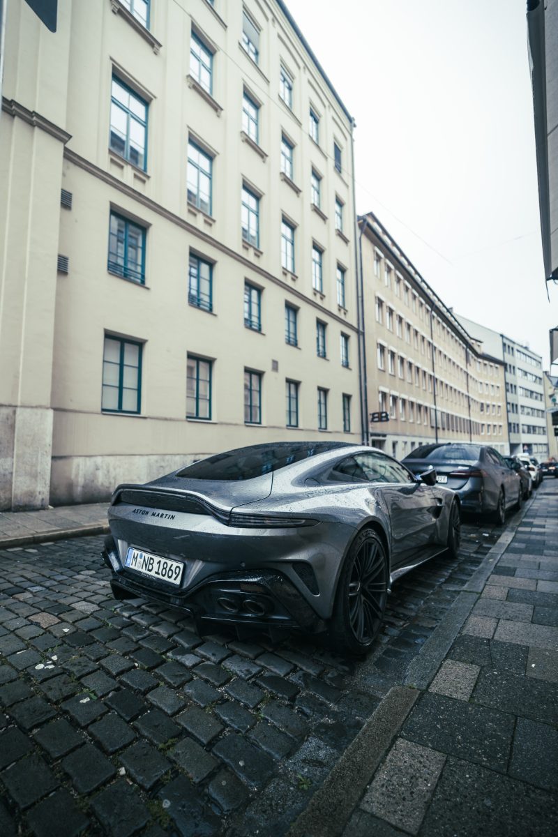 Aston Martin Vanquish Volante