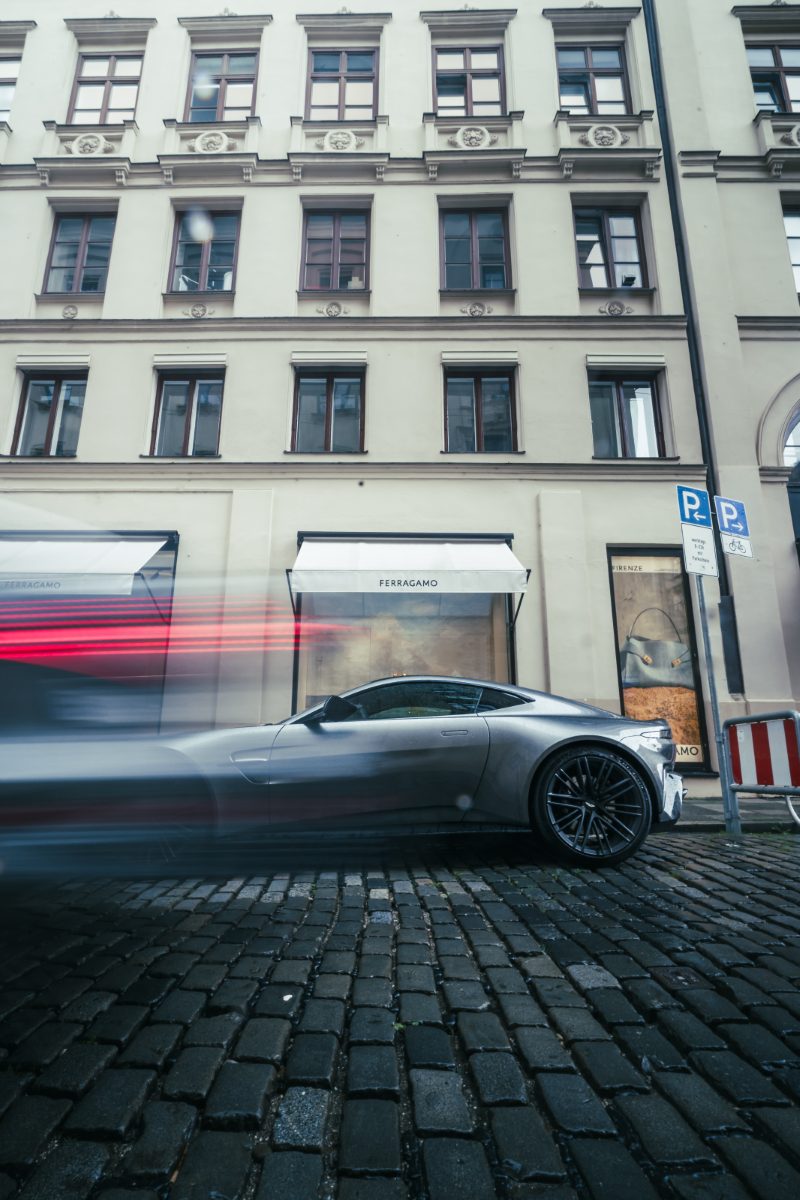 Aston Martin Vanquish Volante