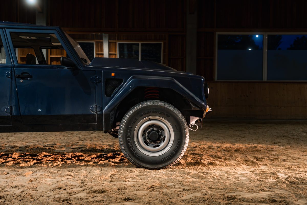 Lamborghini LM002