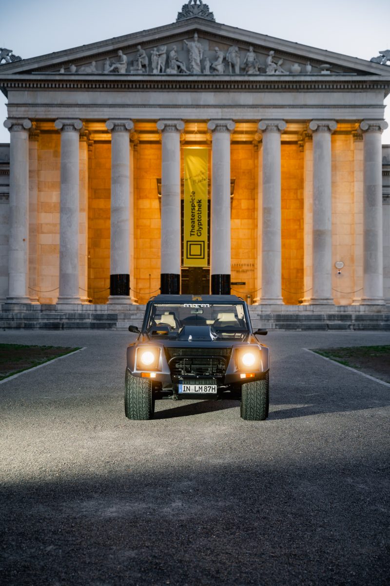 Lamborghini LM002