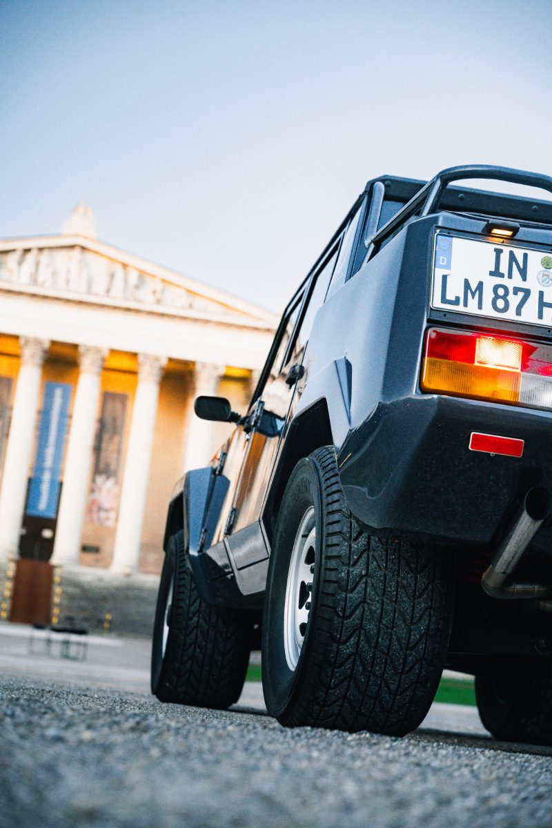 Lamborghini LM002