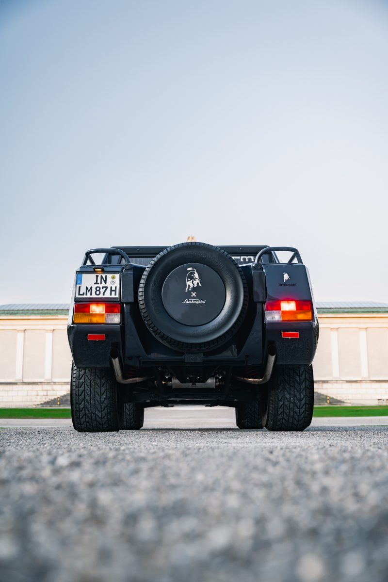 Lamborghini LM002