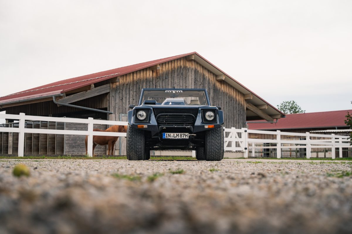 Lamborghini LM002