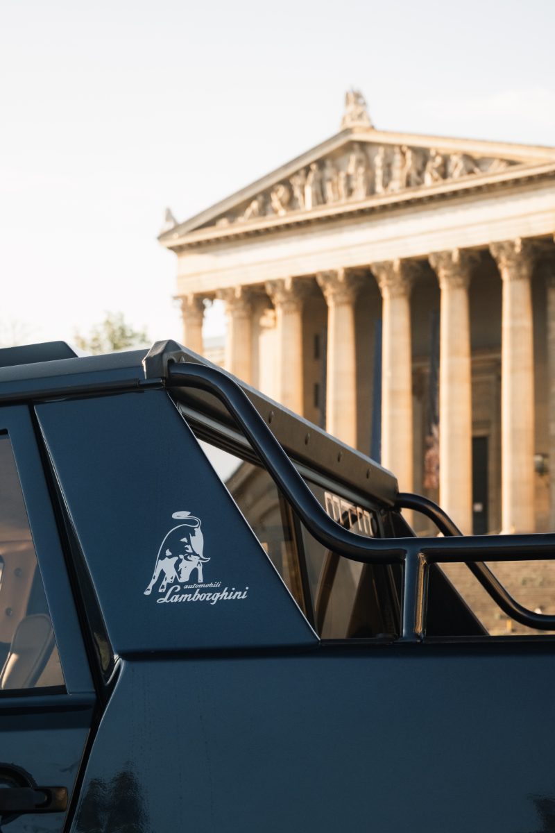 Lamborghini LM002