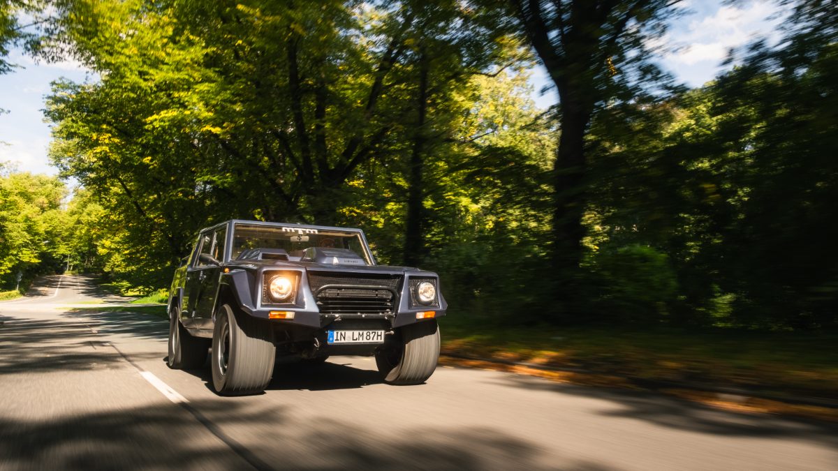 Lamborghini LM002