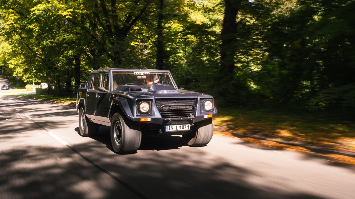 Lamborghini LM002