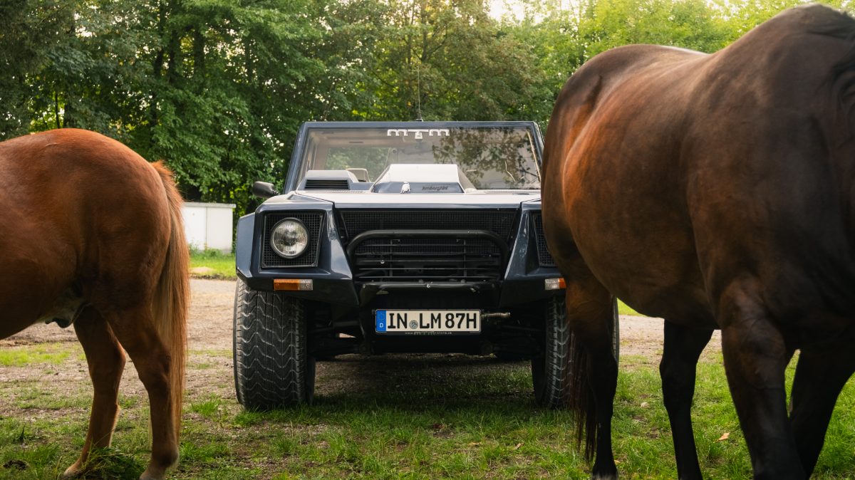 Lamborghini LM002