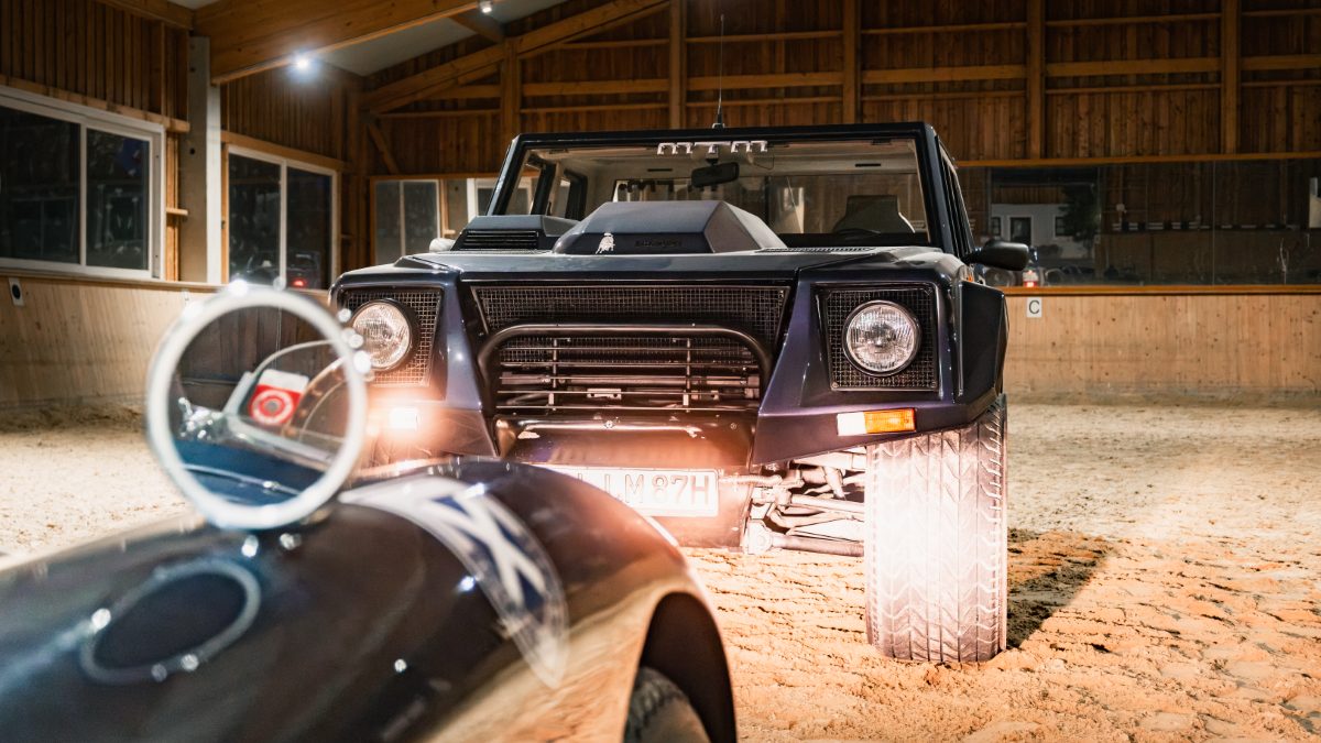 Lamborghini LM002