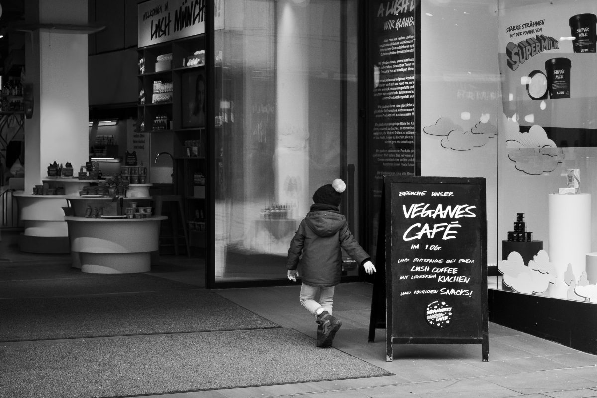 Street photography by Levin Müllerschön