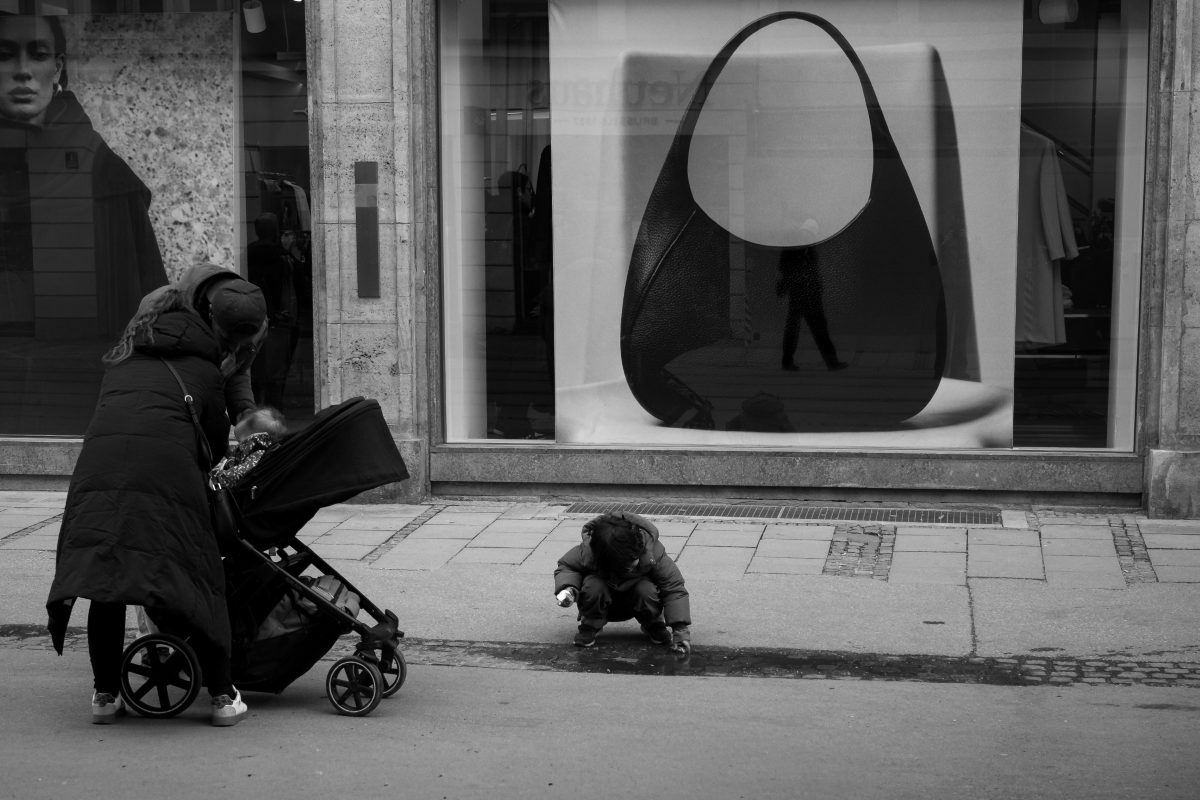 Street photography by Levin Müllerschön