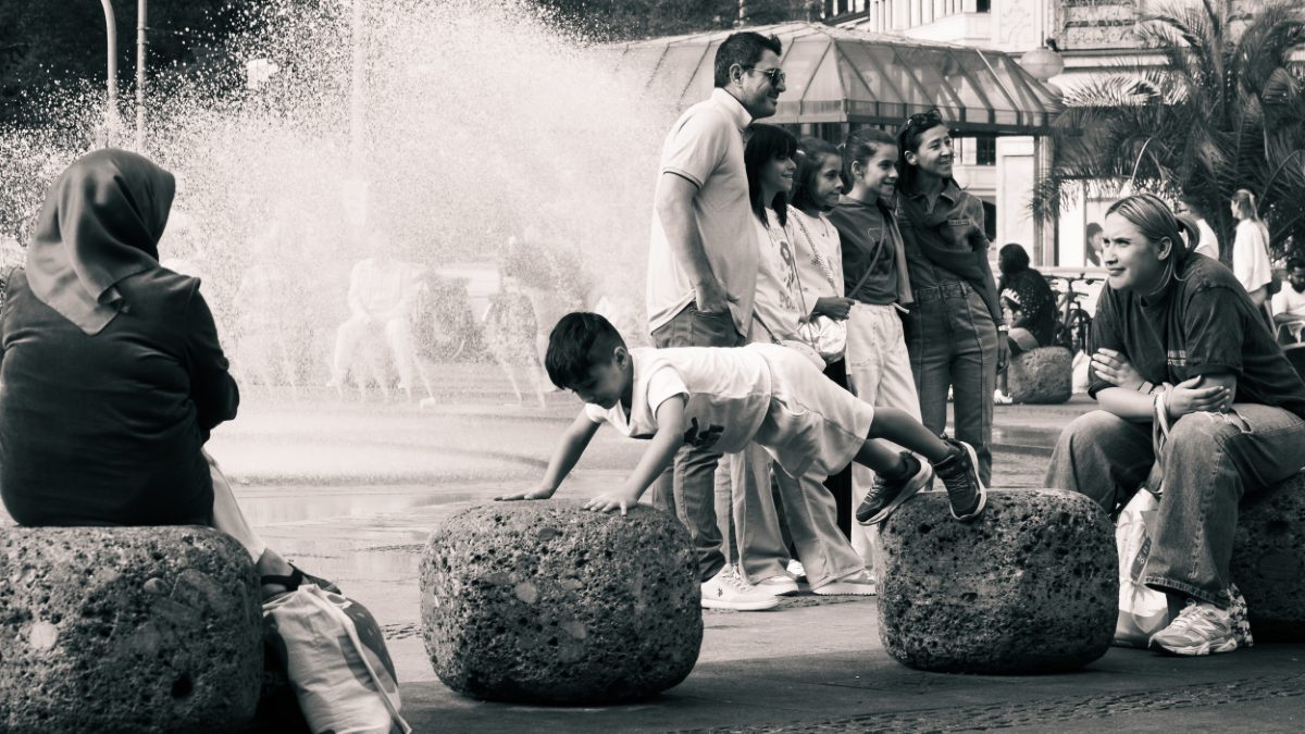 Street photography by Levin Müllerschön