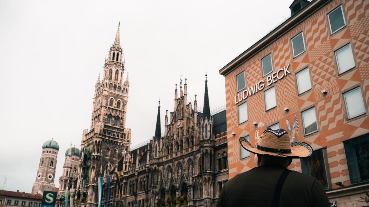Street photography by Levin Müllerschön