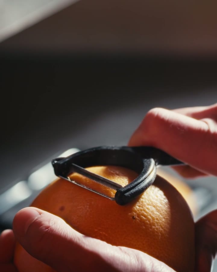 Zest the grapefruit